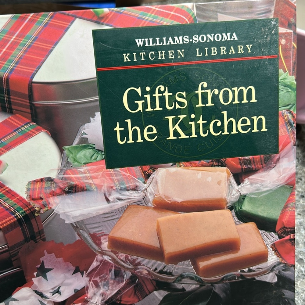 Williams-Sonoma Gifts from the Kitchen cookbook